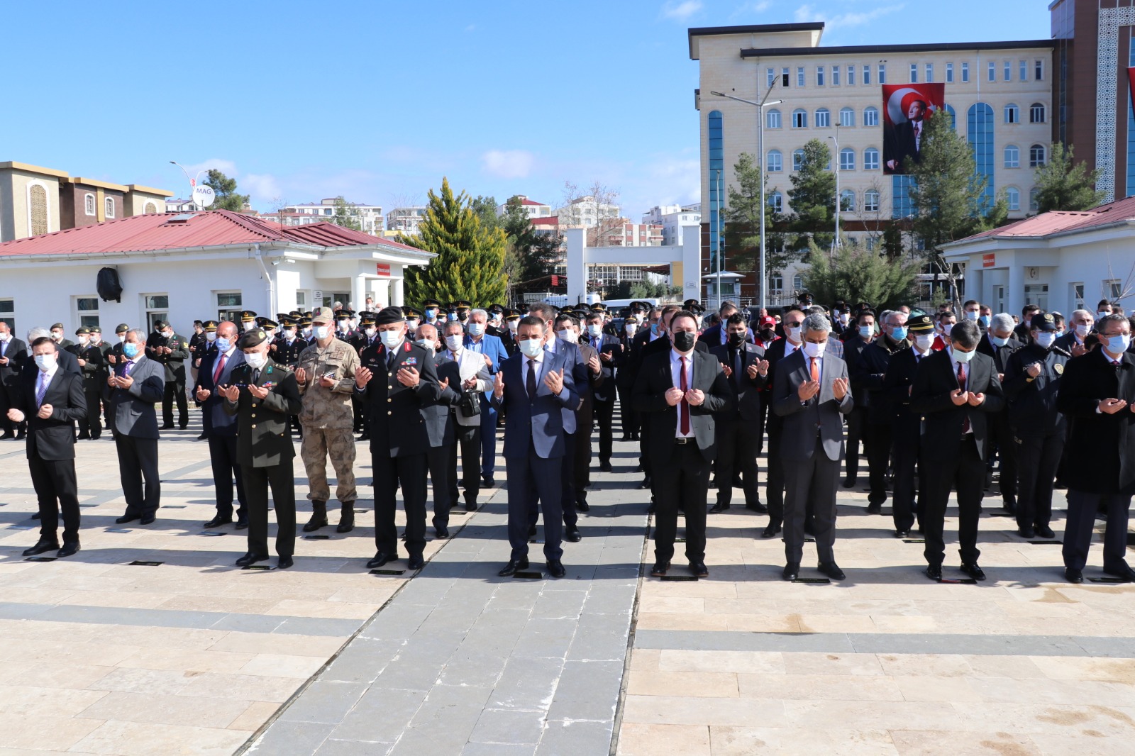 Siirt'te Çanakkale Şehitleri'ne saygı atışı